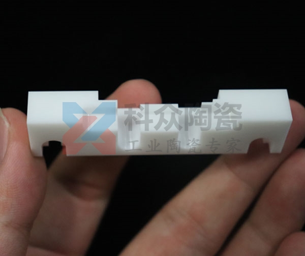 氧化鋯陶瓷結(jié)構(gòu)件為什么領(lǐng)先其他同類產(chǎn)品呢？（圖）